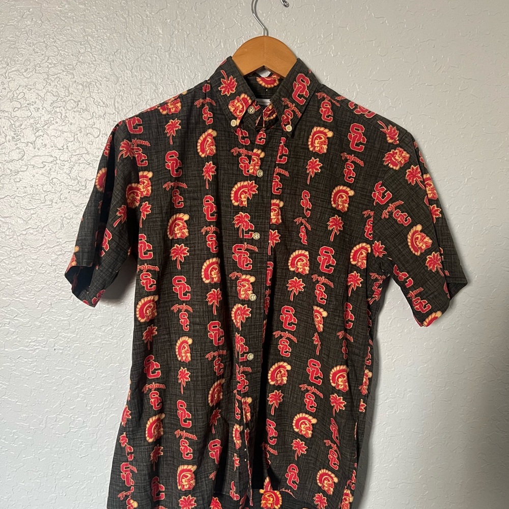 Reyn Spooner Black and Red Floral Men's Button down Shirt SC USC Trojans